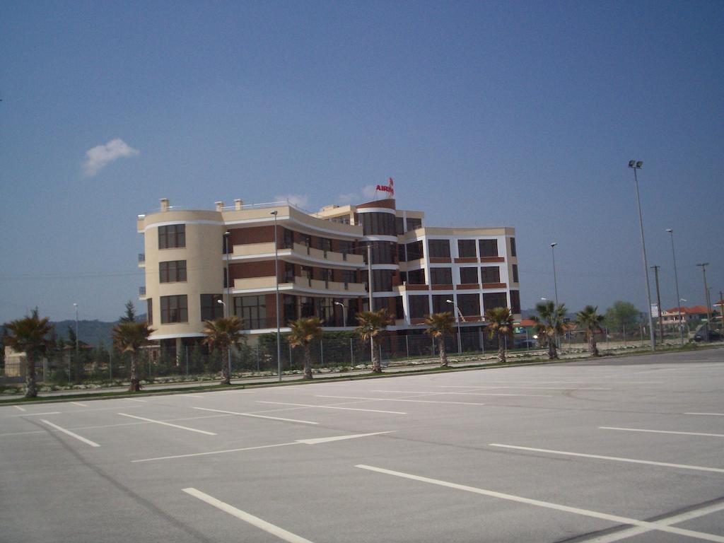 Hotel Airport Tirana 4*