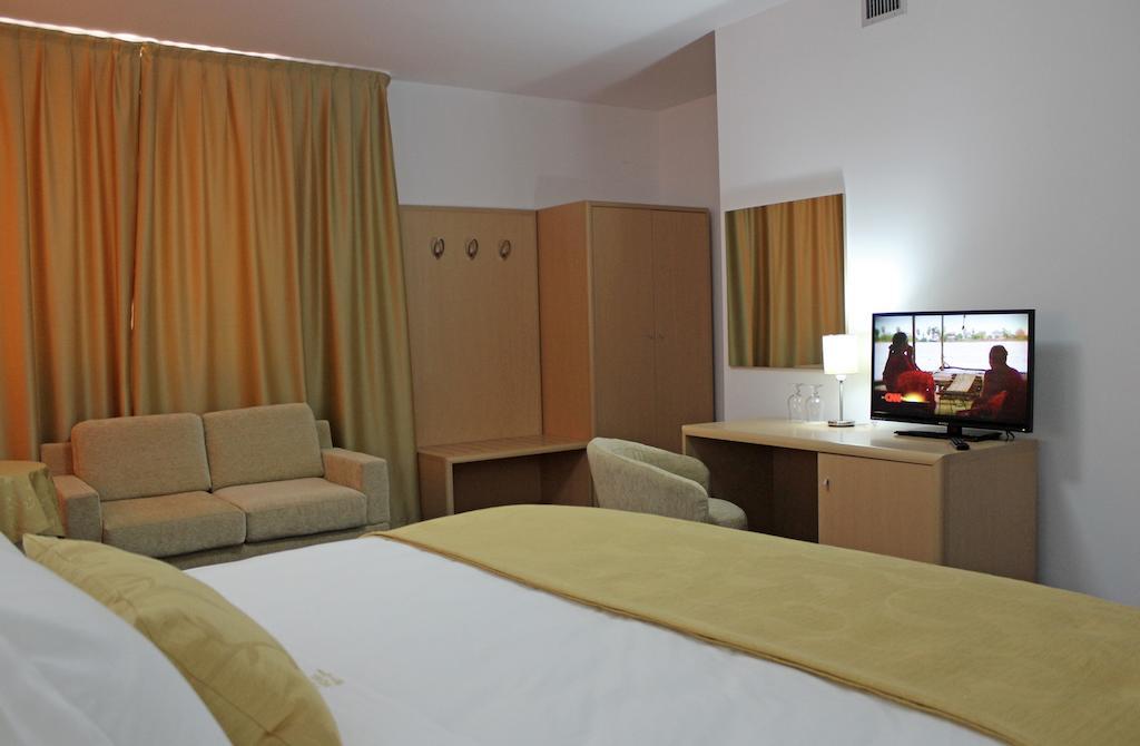 Airport Tirana Hotel 4*