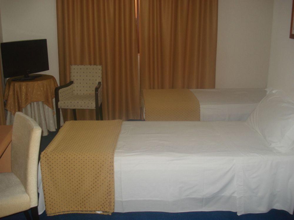 Hotel Airport Tirana 4*